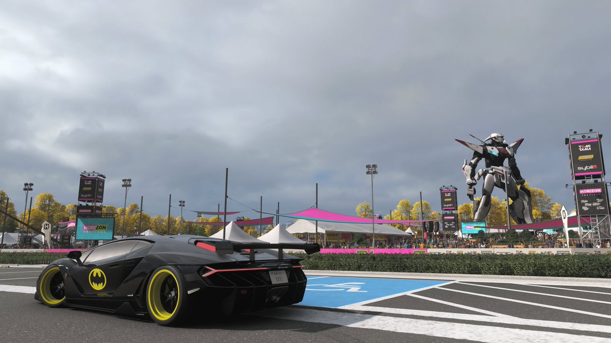 Aearonjer's tweet photo. In Forza 6 you get to race a robot. You don't get to drive it though, Gundam it. Bat livery free for download, gamertag: Aearonjer #XBOX #Aearonjer #livery #Forza https://t.co/nWF3EVt1OZ