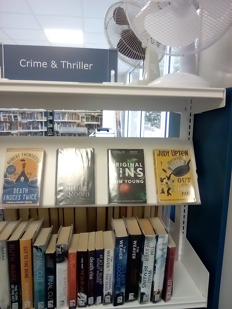 Brownlowpd65's tweet photo. In the library... https://t.co/iAVzxNABYo