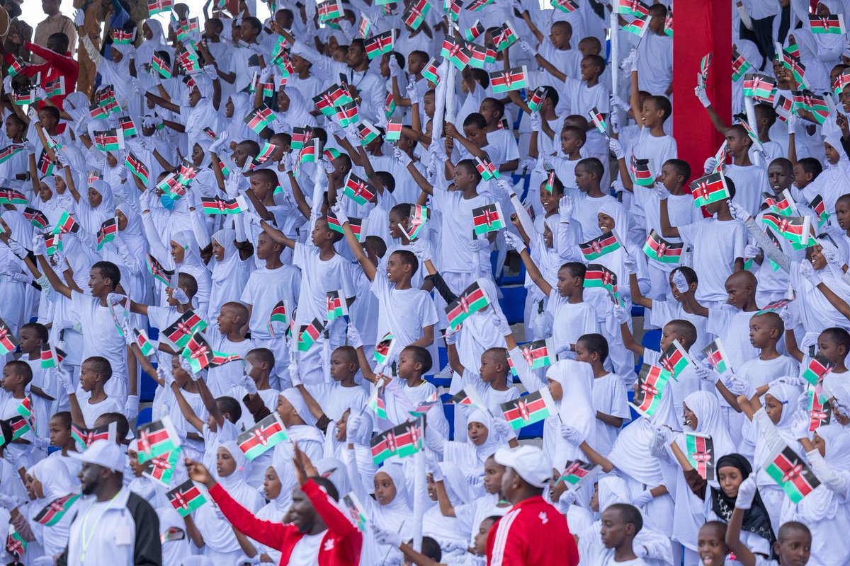 MoherAli's tweet photo. I’m lost of words. Where should I start?

Thank you President @WilliamsRuto for everything. North Eastern is proud to have you as their best President ever.

We will repay you with our votes, support and gratitude forever.

History was written today in Wajir. Happy #MadarakaDay https://t.co/thftaG2ASO
