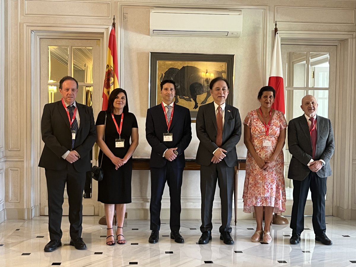 JapanEmb_Spain's tweet photo. 🗓️ El 22 de mayo, la Embajada y Meiji Pharma organizaron conjuntamente un evento en la residencia del Embajador para conmemorar el 30.º aniversario de la #viscosuplementación en España. 💉
🗓️５月２２日、大使公邸にて、大使館とMeiji Pharmaの共催により「スペインにおける粘弾性補充療法導入30周年」記念イベントを開催しました。💉