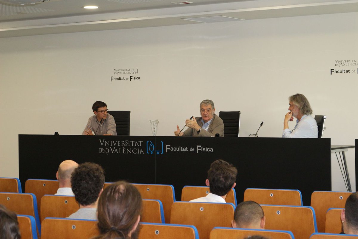IFICorpuscular's tweet photo. 📷 | 'Talking with Nobel laureates' 

Serge Haroche, premio Nobel de Física 2012, ha compartido conocimientos y experiencias con el @IFICorpuscular y la Facultat de Física de la UV a lo largo de esta mañana.

🔗 Noticia: https://t.co/iI7uQMsGdt https://t.co/hw3LdJPJTN
