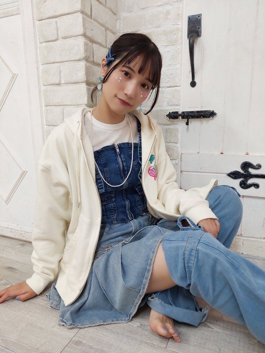 mochaaan_0411's tweet photo. BLUE JEANS 💙💠 ꕁ 🧊 ✶ 🩵

#CWE撮影会
#ポートレート
#MILKFED
#チラリ https://t.co/5yegXNhHft
