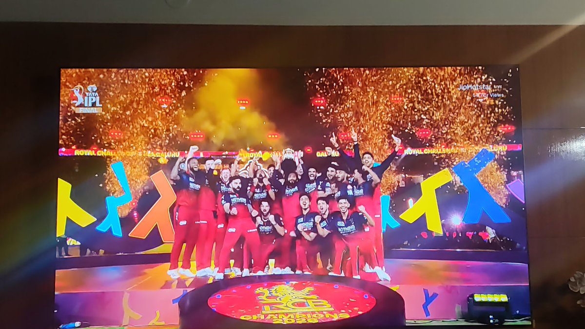 9etej's tweet photo. Back to back 🏆's @RCBTweets https://t.co/mnybZnwcU2