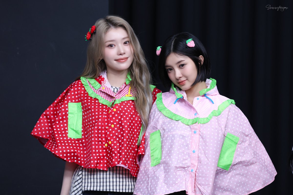 shiningdayeon's tweet photo. 260530 사운드웨이브 HQ 
🍓+🍇 = 🩷
#Kep1er #김다연 #ダヨン #케플러 #DAYEON #다연 #KIMDAYEON #션샤오팅 #심소정 #XIAOTING https://t.co/P1uNAnYUbu