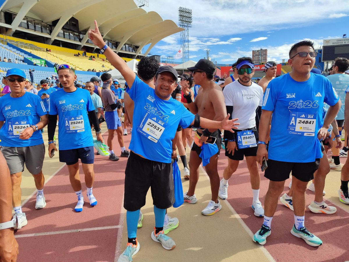 DeporteQuito's tweet photo. 🏅 #Quito21k | Ayer las calles de la ciudad más linda del mundo recibieron a los deportistas de los 15K y 21K. Una jornada llena de #DeporteQuito, disciplina, perseverancia y orgullo quiteño.

#QuitoRenace https://t.co/VR4SWuZPeE