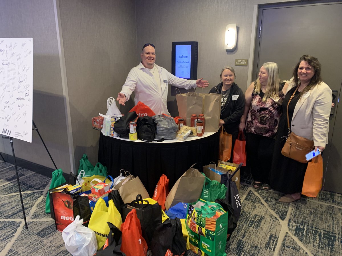 noellesgift's tweet photo. 🌻 Thank you to the Marriott International Associates team at Four Points Point Edward, led by Michelle Duguid, for your generous food drive! Your support helped stock closets in 7 local schools. #NoellesGift #GrowUpGreat https://t.co/GV9fTFaQj7