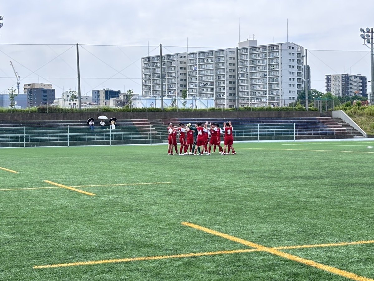 KashimagkuenLS's tweet photo. TRM
🗓2026年5月31日
🏟 帝京科学大学北千住総合グラウンド
🆚帝京高校

1本目 3-0
2本目 3-0
3本目 3-0

⚽️得点者⚽️
富田紗和(VER-DA FC)
桂千華乃(シーマ高崎シティユナイテッド)
山本詩音(ジェフユナイテッド市原・千葉レディース)
権田海羽(GRAMADO FC TOKINAN)
鈴木和心(ちふれASエルフェン埼玉マリu15)
杉原芽依(INAC白岡SCレディース)×2
石渡真音(VER-DA FC)
飯岡真生(INAC千葉CRAVOFC)

5/31は帝京高校とTRMでした。ドリブルで突破し、シュートまで行ける場面が多くありました。しかし、守備の時に奪いに行く時と奪いに行かない時の判断ができず、守備が崩れてしまい、前進されてしまう場面がありました。もっと声をかけて守備をできるようにしていきましょう。

対戦して頂いた帝京高校の皆様、関係者の皆様、そして保護者の皆様、本当にありがとうございました🙇‍♀️

#鹿島学園高等学校
#まずは自分に常勝であれ
#謙虚に貪欲に最後まで
#積み重ね