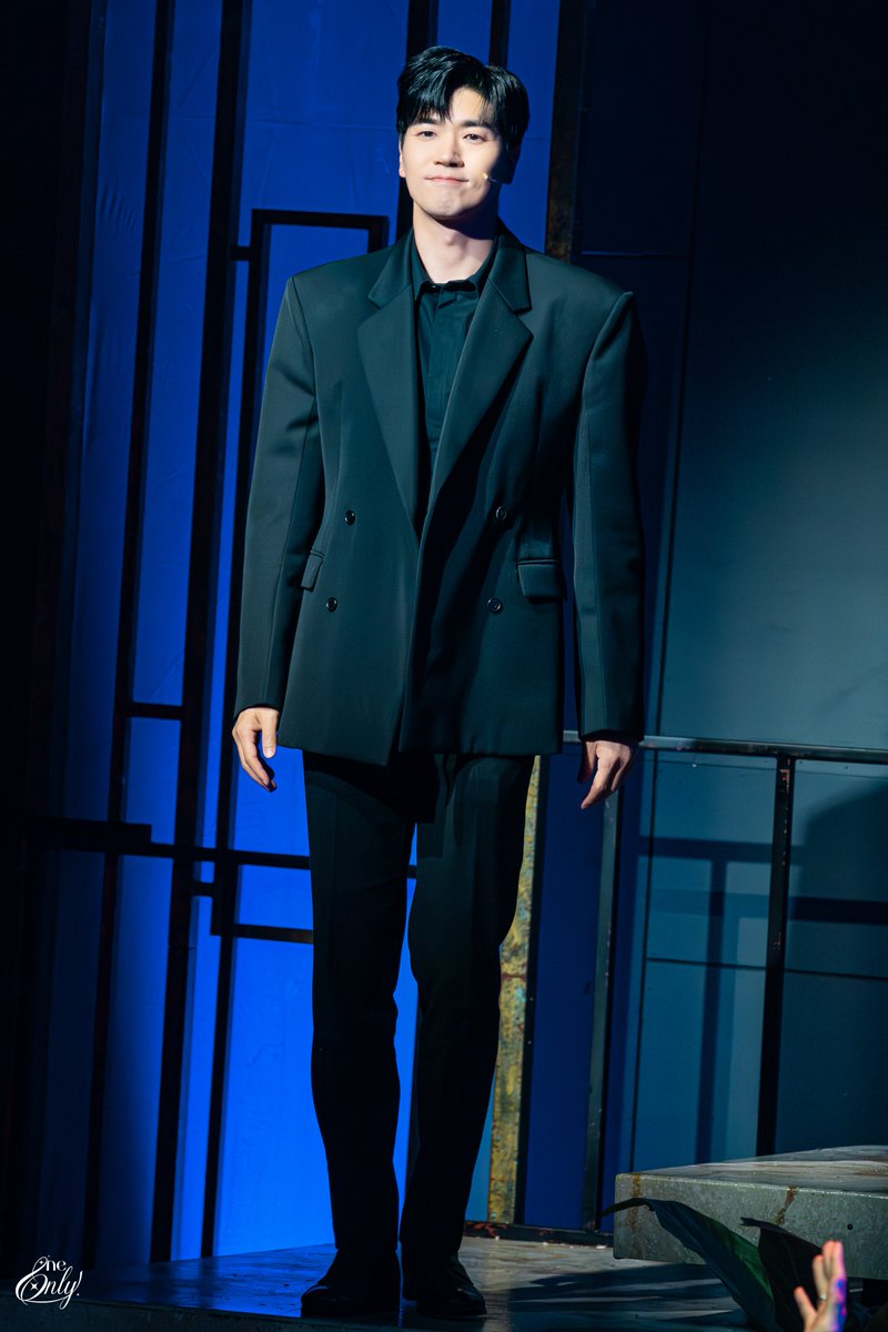 OneAndOnly_pic's tweet photo. 260528 뮤지컬 #비스티 [커튼콜]
김주노｜#정민 배우님

길쭉~ https://t.co/PIE2VwB2m8