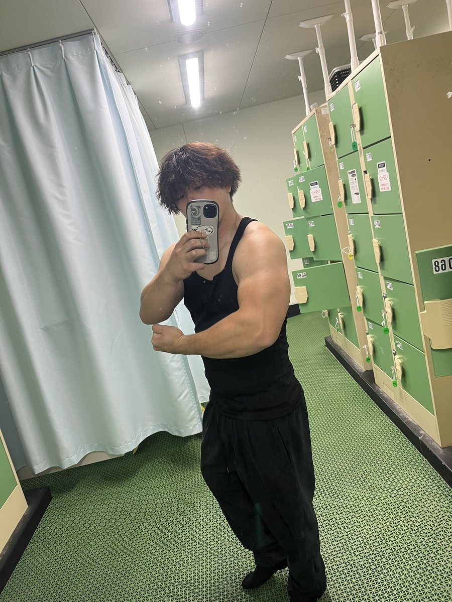 hide_yoshi0214's tweet photo. 腕トレの日

二頭筋メインシバキの日でした！

 #筋トレMEMO  #筋肉  #筋肉  #剛腕 https://t.co/QbnHx4As9v