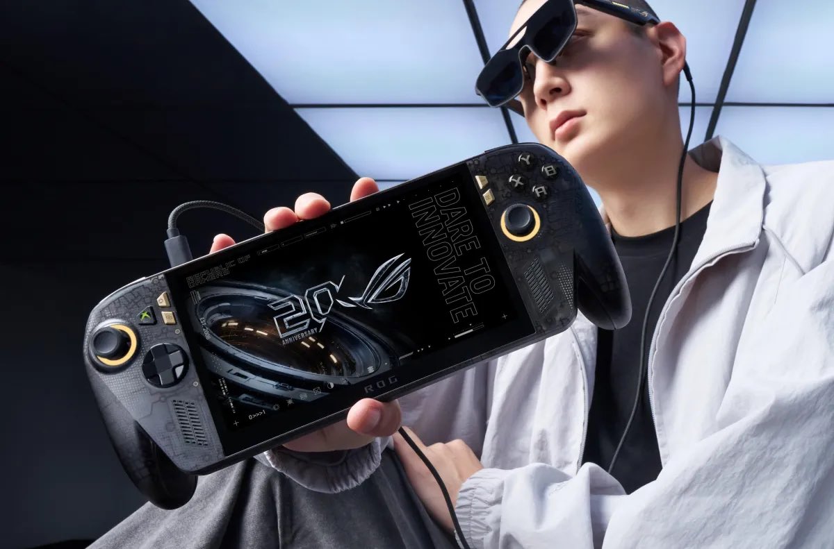 Pirat_Nation's tweet photo. ASUS has officially announced the Xbox Ally X20, bringing several upgrades designed to improve the handheld gaming experience.

Key specs and features:
- 7.4-inch OLED display
- 120Hz refresh rate
- AMD Ryzen Z2 Extreme processor
- 24GB RAM
- 1TB SSD
- GuliKit TMR joysticks designed to reduce stick drift
- New transforming D-pad
- Action button for screenshots and recordings
- Green-lit Xbox button
- Improved haptics
- Refined bumpers and buttons
- Improved cooling

ASUS is also bundling the handheld with XREAL AR glasses in some regions. 

The glasses let you view games on a large virtual screen while keeping the handheld portable. 
You can still use the Xbox Ally X20 normally on its built-in OLED display.
