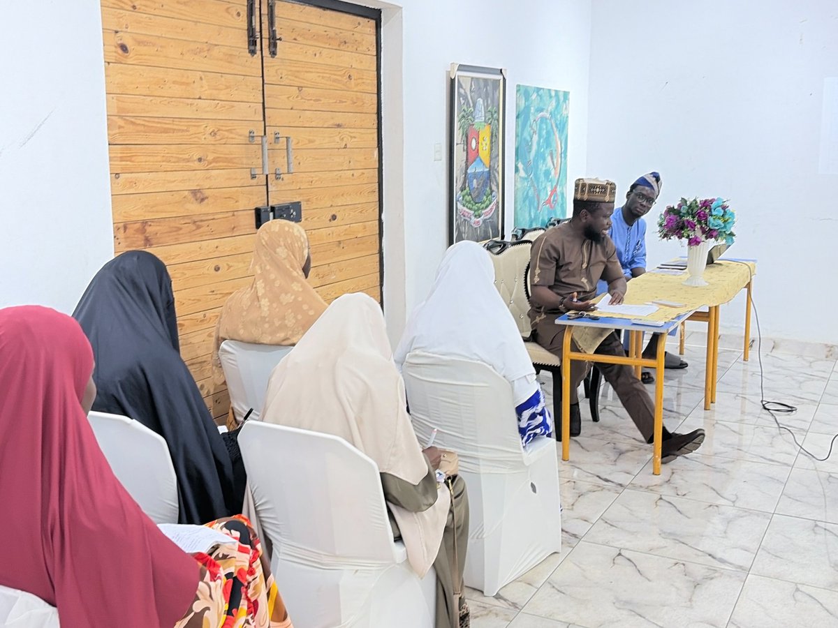 Fcmfoundation's tweet photo. 📸: Our SMP scholars undergoing an interesting and impact-driven mentorship session https://t.co/LpF1VopUPY