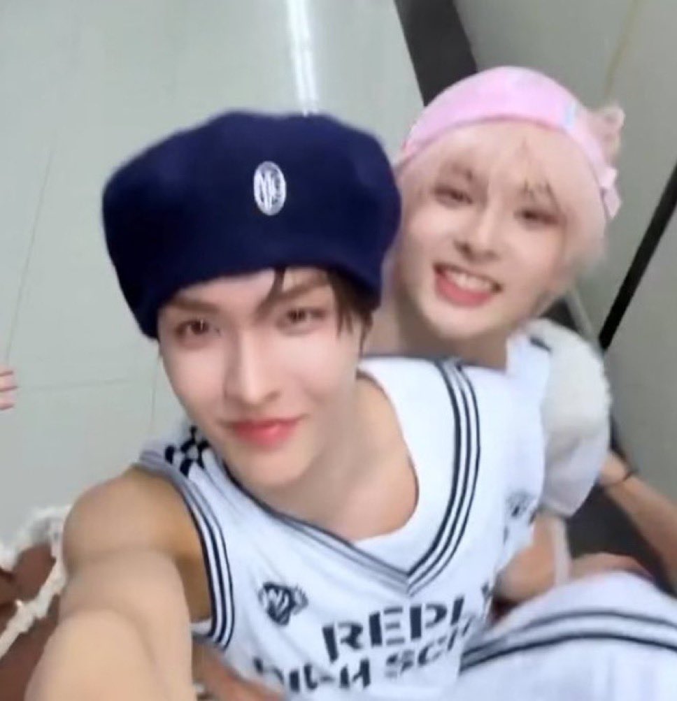 랑이!! tweet media
