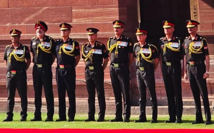 col_chaubey's tweet photo. Iconic Picture by all accounts...CDS + 7 Lt Gen...all from one Regt - GARHRIF

#MayankSays #RannNeeti @adgpi https://t.co/Le8GQ8Z3xB