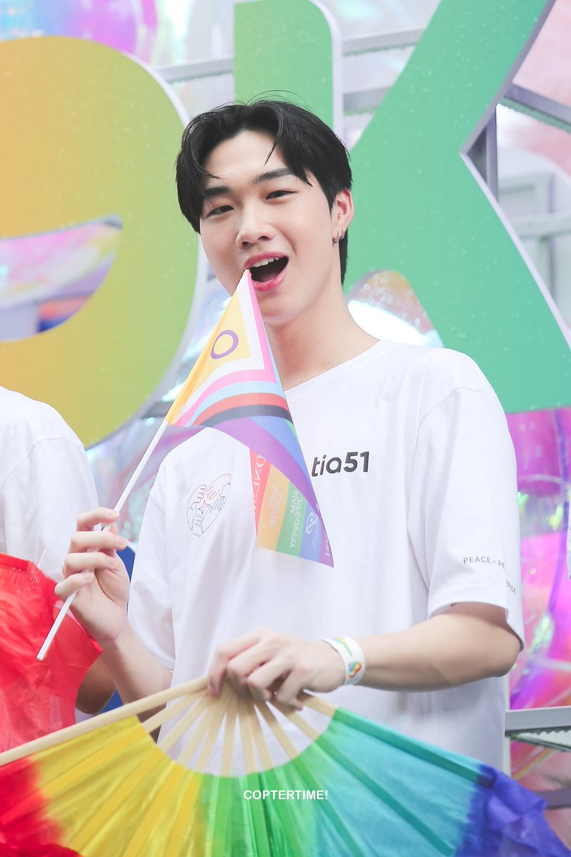 coptertime1108's tweet photo. 260531 : 🐈☔️🌈 @ccoptterr1

TIA51 PRIDE AT SIAM PARAGON
#ccoptterr #Tia51xSiamParagonPride26 https://t.co/mk5tIV8PaQ