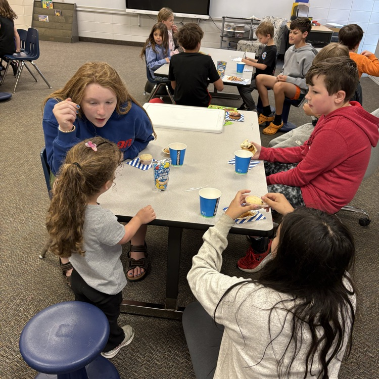 EPJSchool's tweet photo. Mrs. Neuharth's 5th grade enjoying one last hang out with Mrs. Eriksen's kindergarten reading buddies. https://t.co/bP0onp15bs