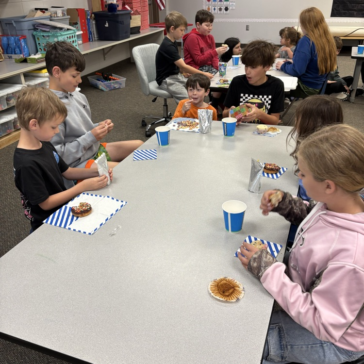 EPJSchool's tweet photo. Mrs. Neuharth's 5th grade enjoying one last hang out with Mrs. Eriksen's kindergarten reading buddies. https://t.co/bP0onp15bs