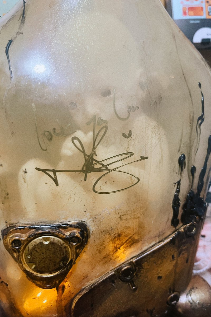 micetheniceee's tweet photo. Got Norman reedus signing on my bb pod with a message “love you Lou”🙏🙏🙏🙏🙏
#DeathStranding https://t.co/tPsXlKQ8yx