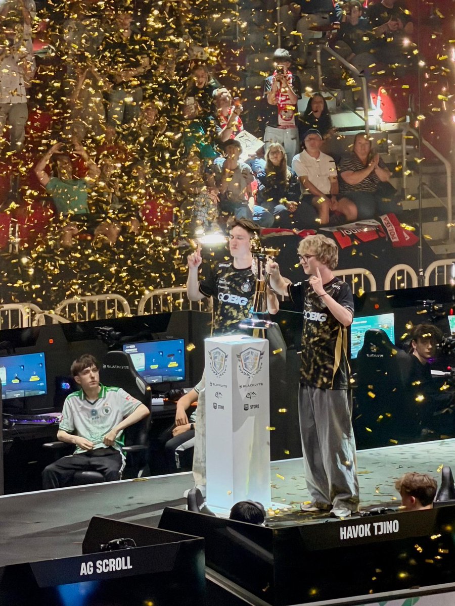 Ehlan_'s tweet photo. Look at Peterbot 😭💔🐐 https://t.co/WPaQyAQZCA
