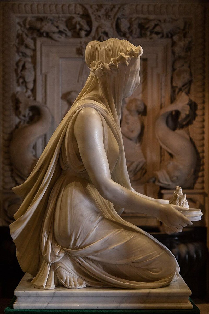 BiancoDavinci's tweet photo. The famous statue Veiled Vestal, created by Italian sculptor Raffaelle Monti c. 1847, currently located at Chatsworth House in England. https://t.co/lK1HoyNuiP