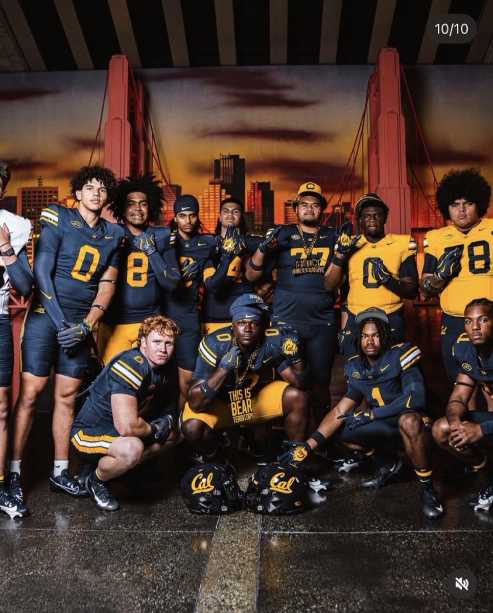 streetsavvyGMG's tweet photo. I see some champs in this photo! Congratulations to @TroyBowens0 @zoedwards_18 @GioHodge707. The communities of @SutterFootball and @grant_union are incredibly proud of you! Go Bears 🐻! @CalFootball https://t.co/GMRzNcojpz