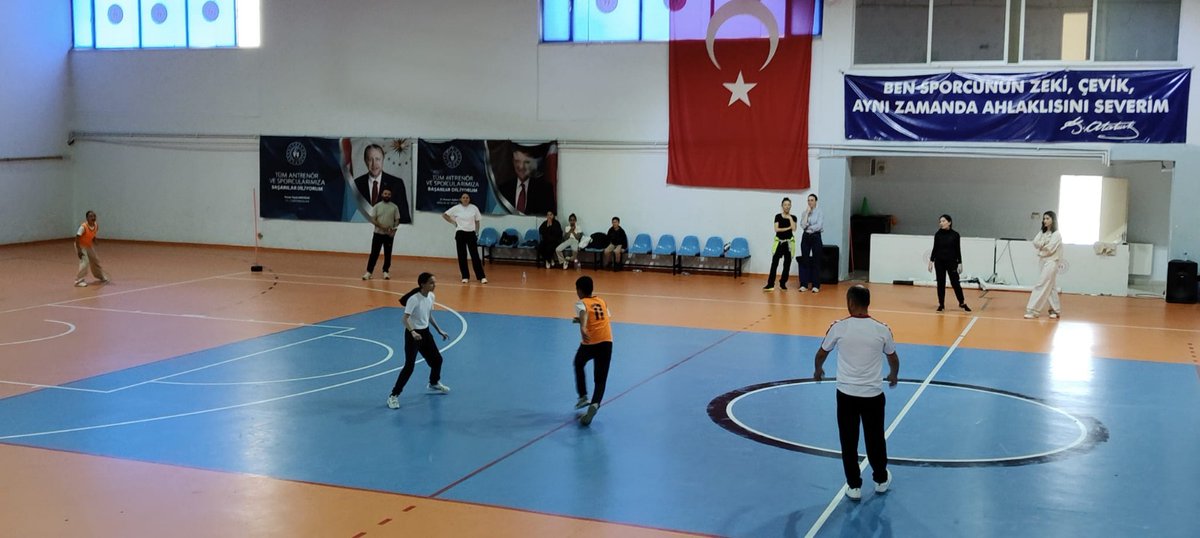 muratlimem59's tweet photo. İlkokullar arası Fiziksel Etkinlik Oyunları ilçe yarışmaları ve ortaokullar arası geleneksel çocuk oyunu müsabakaları 20.05.2026 Çarşamba günü  09.00-15.00 saatleri arasında İlçemiz Atatürk Spor Salonunda gerçekleştirildi. @tcmeb @Yusuf__Tekin @tcmeb @drazizyeniyol https://t.co/logb3dtxb6