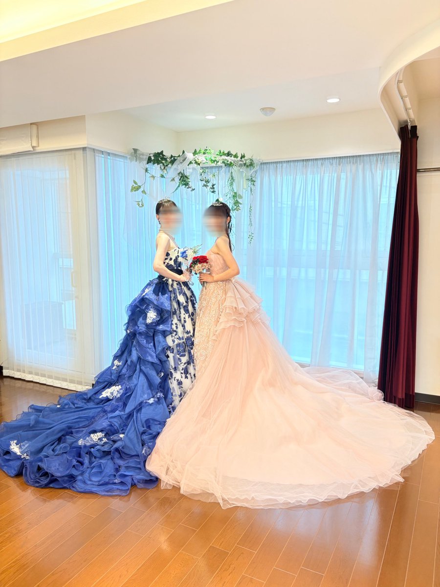 beni_ness's tweet photo. ドレスの体験に誘ってもらったんだけど、とっても楽しかった˚ 🦢・₊✧
朝から夜まで一緒だったのに、今回も時間溶けるの早かった…酔いが足りなかったので今度はモクテル挟まずアルコール摂取するദ്ദി˶ｰ̀֊ｰ́ ) https://t.co/uSn2Uj4aXY