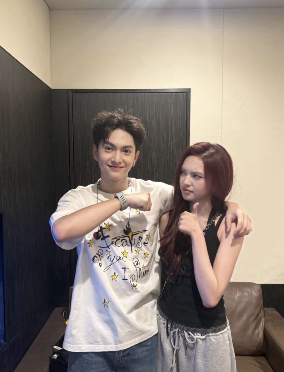 chiqcuita's tweet photo. ◜ ؛ ଓ btw.. i flew all the way there to watch his concert! we may look like we’re constantly bickering, but you’ll never catch me missing one of his biggest days! 𓏲ּ𝄢 https://t.co/v6F9n9kcjT