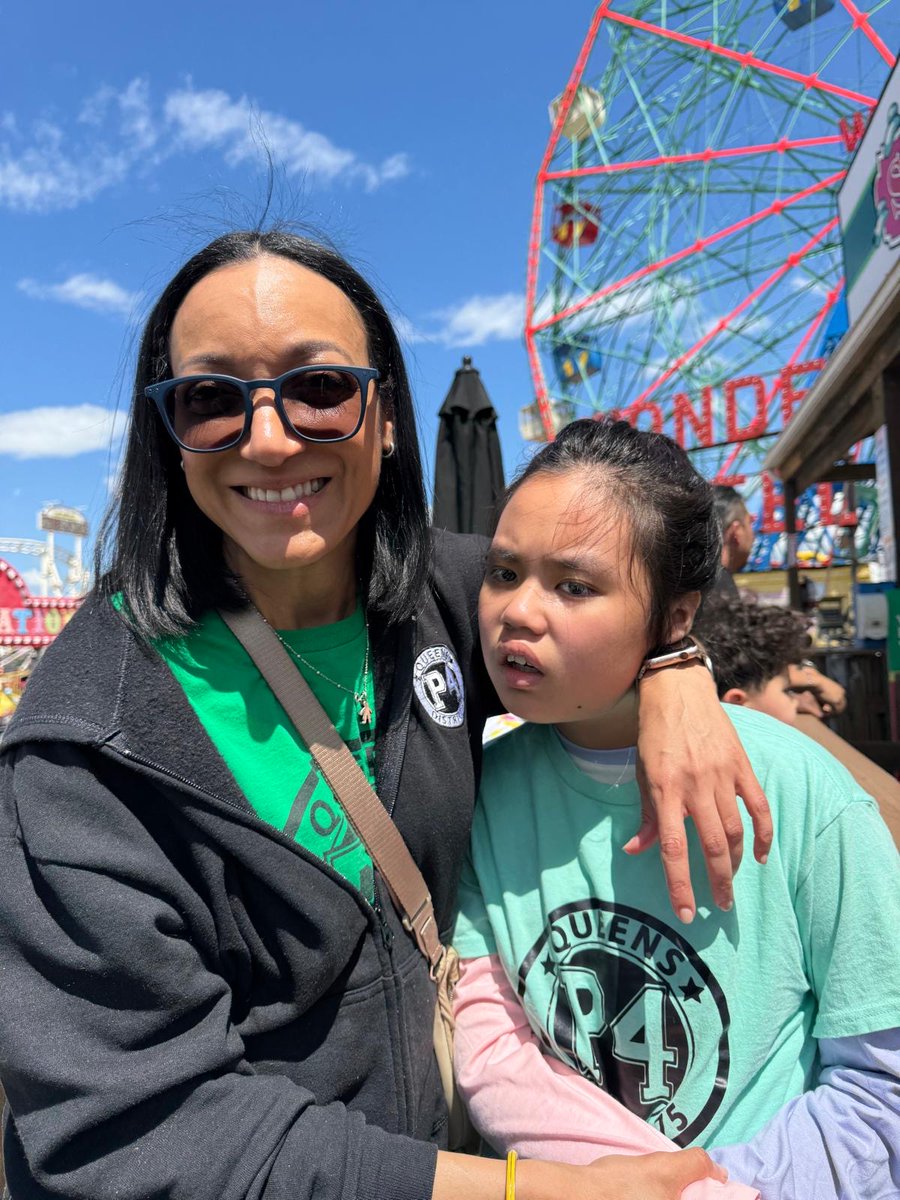 p4_queens's tweet photo. P4Q@213 students had a great time at Deno's Wonder Wheel! #p4qstrong @D75Office https://t.co/510Z4fYIu3