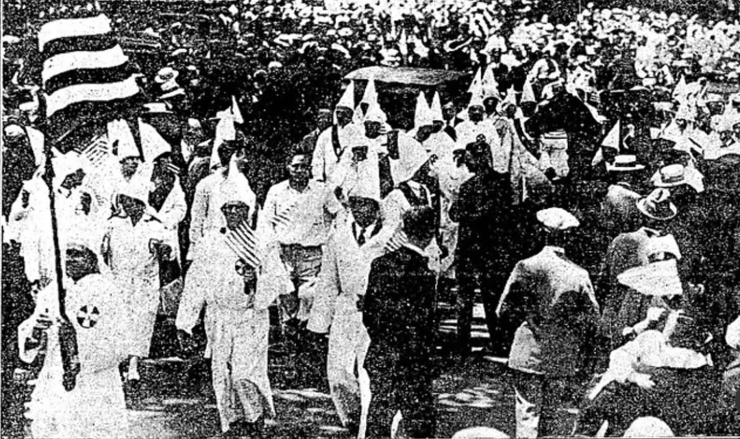 YourAnonNews's tweet photo. Trump’s Father arrested at this Klan rally in Queens, NY on this day in 1927 https://t.co/jvsjx16BCa