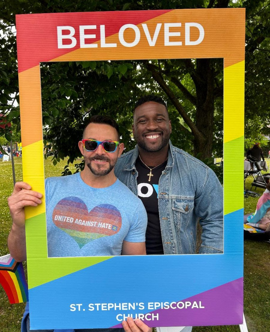 BerkshiresToday's tweet photo. 🌈 Pride Month is here, and there's no better place to celebrate love, visibility, and community than right here #intheBerkshires.

Happy Pride Month from The Berkshires❤️🧡💛💚💙💜 https://t.co/oSuW6TrKed