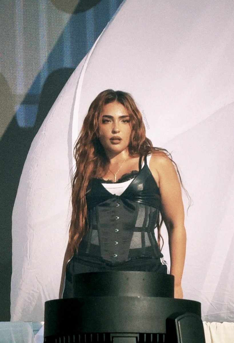 lucixprada's tweet photo. 🖤 https://t.co/AkFwyRp8kf