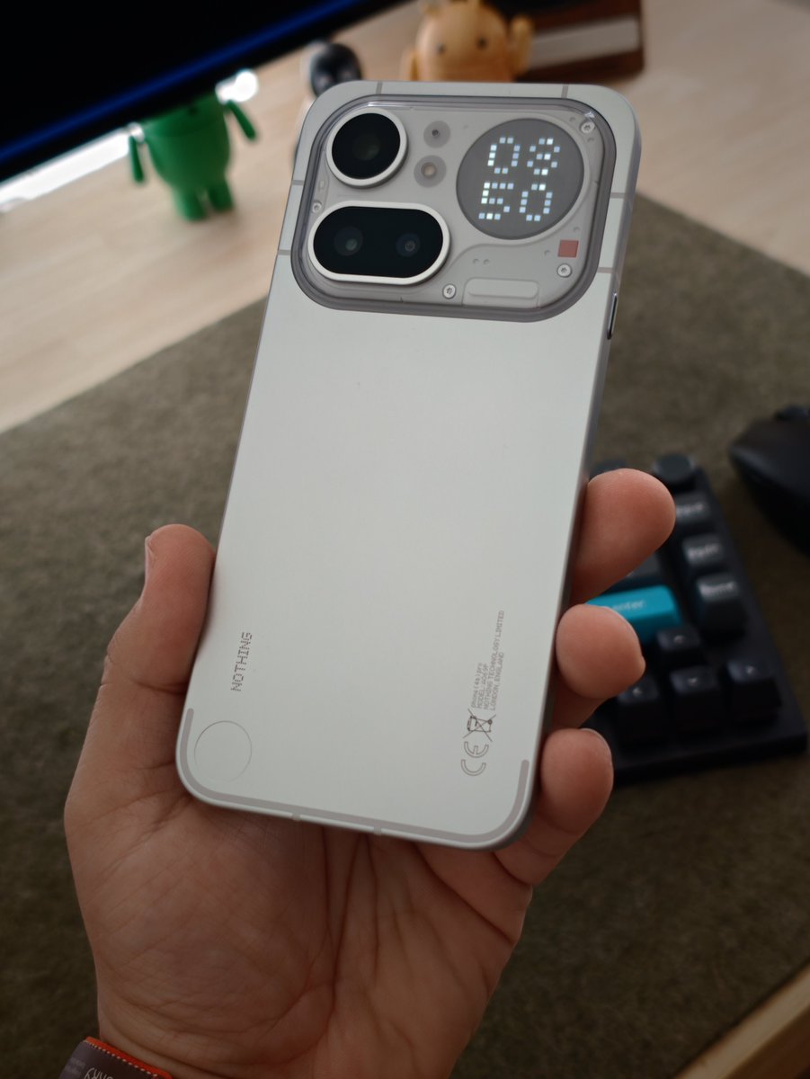 dlippsYT's tweet photo. New update on the Nothing Phone (4a) Pro 👀 Download &amp; Install now! 🔥 😎

#withNothing https://t.co/kaBWZmWeMf