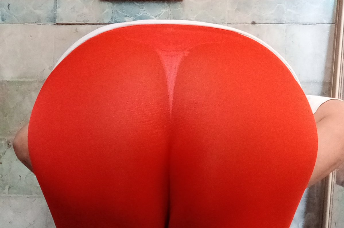 stringleggings's tweet photo. page: @lencebix48 #leggings repost please 🥰 https://t.co/QxSvC6sKT3