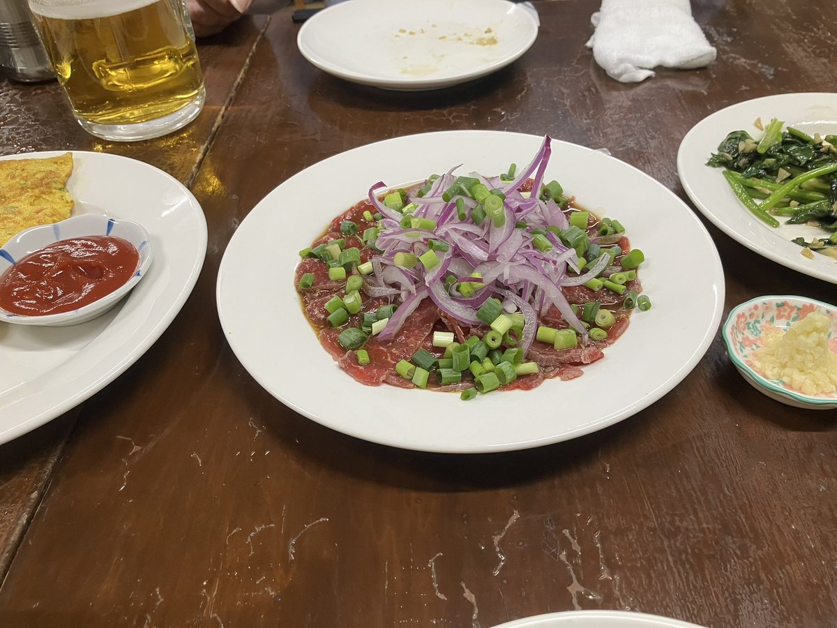 Rezero_looper's tweet photo. 土曜の夜ご飯！
ラムのたたきはリピートしまくりの旨さ✨️
〆のニンニクスパゲッティもついつい手が伸びてしまう美味しさ᧖(• ᦢ •)ᦣ https://t.co/A2BEtLlDXr