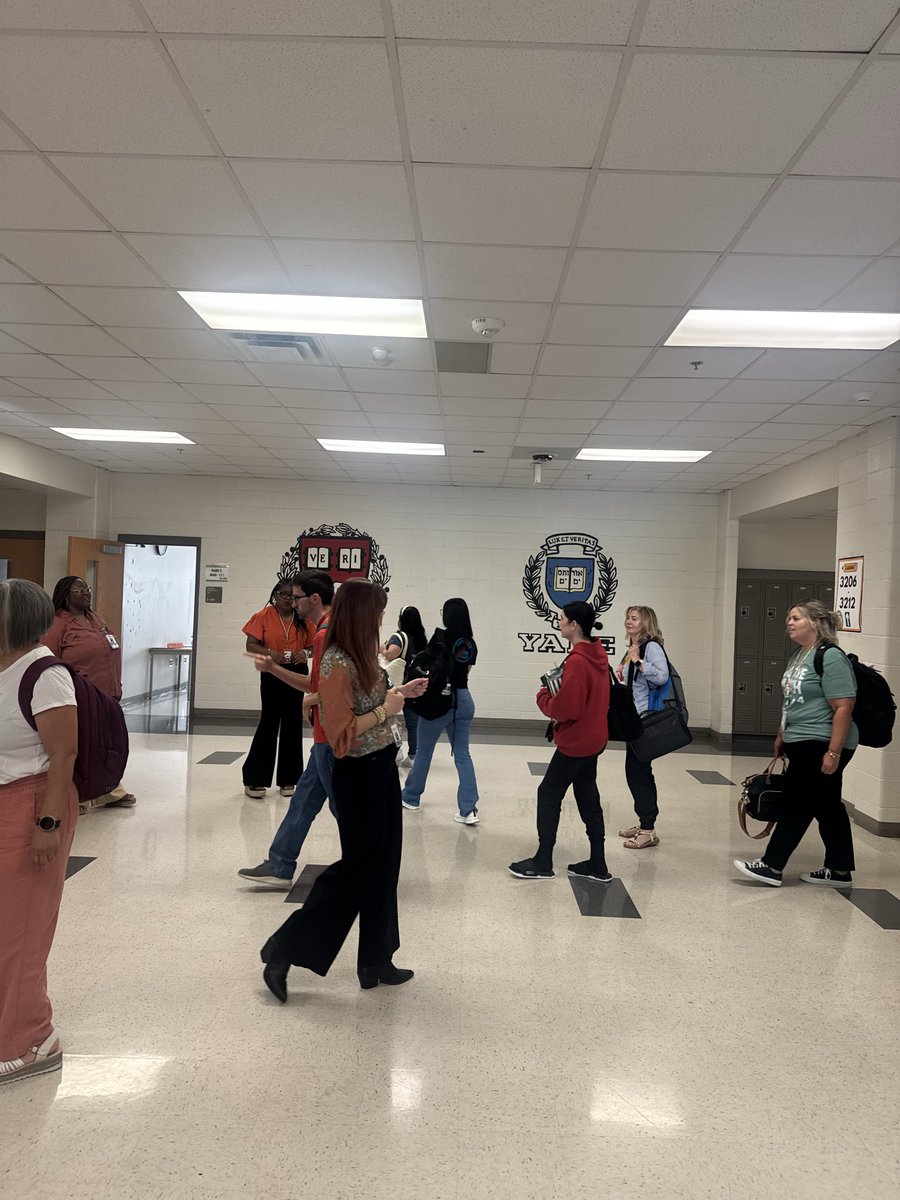 CrisJackson23's tweet photo. ☀️ Rise and shine! Our participants are arriving and we’re ready to kick off Day 1 of Summer PD.  

There is still time to register for Summer PD. Be sure to visit Cornerstone to sign-up. 

@DrDebbieRamos @ICanReadDallas https://t.co/hDuRfuDPjQ
