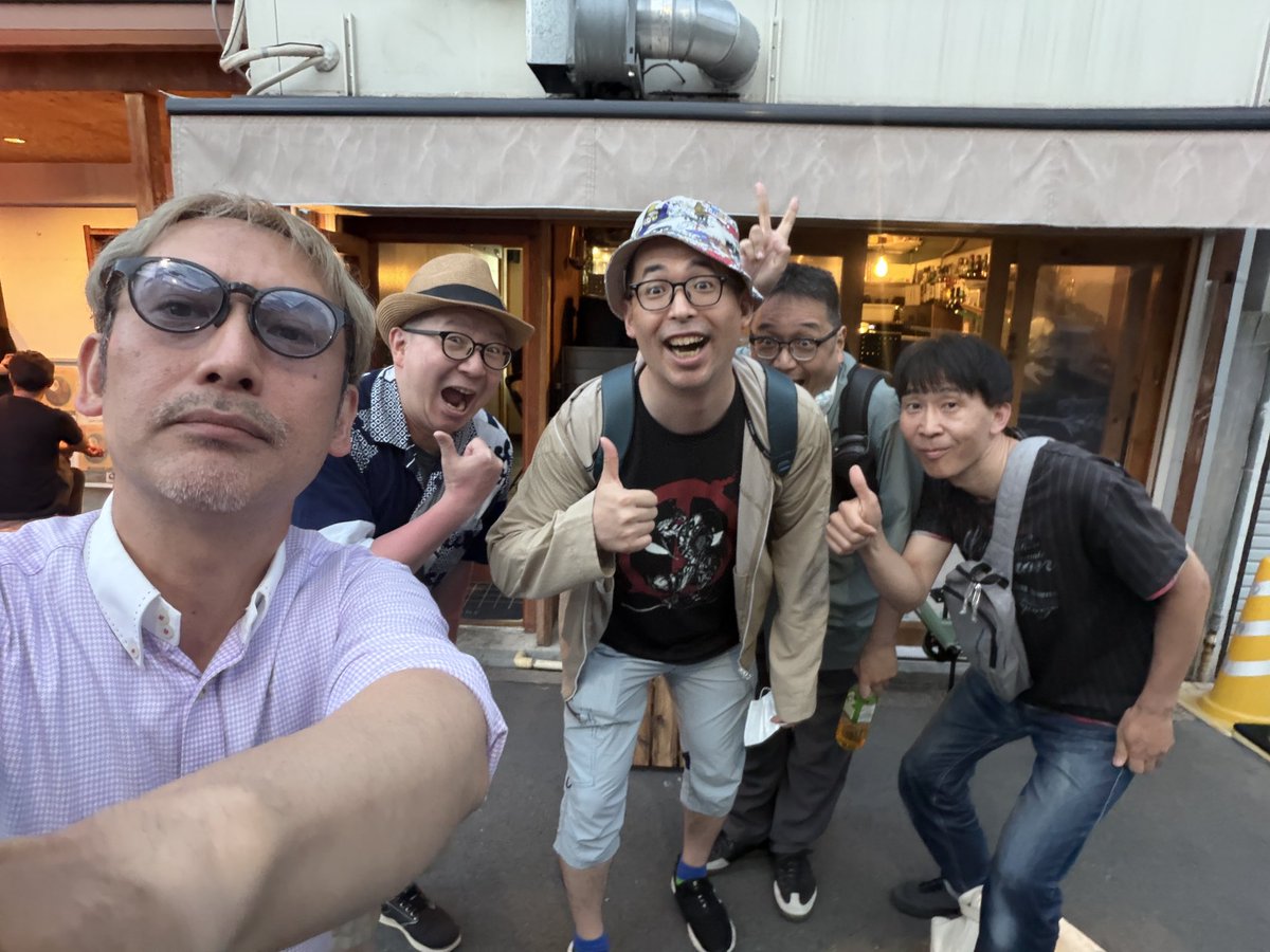 self_keton's tweet photo. DiningBar  Ａに

トクナガケンジ@tokunaga_kenji 
上原日呂@ueharahiro 
とよぴー@toyopi23 
上別府学(「Ｘ」発見出来ず)

ご来店いただきました〜♪
ありがとう！
またね。

DiningBar  Ａはインスタで
👇
https://t.co/EHT1ghTgUy https://t.co/6gP1TkmW3o