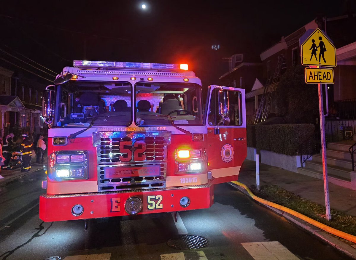 PhillyFireDept's tweet photo. Daily totals for Sunday, May 31:
🚑: 779 EMS incidents 
🚒: 150 fire incidents 
🔥: 3 working fires 
#24x7x365 https://t.co/VuQbBqYFtS