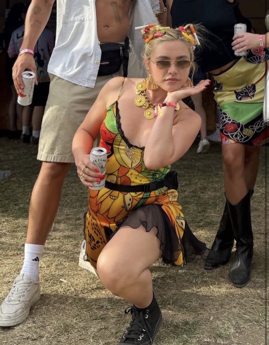 Best of Florence Pugh tweet media