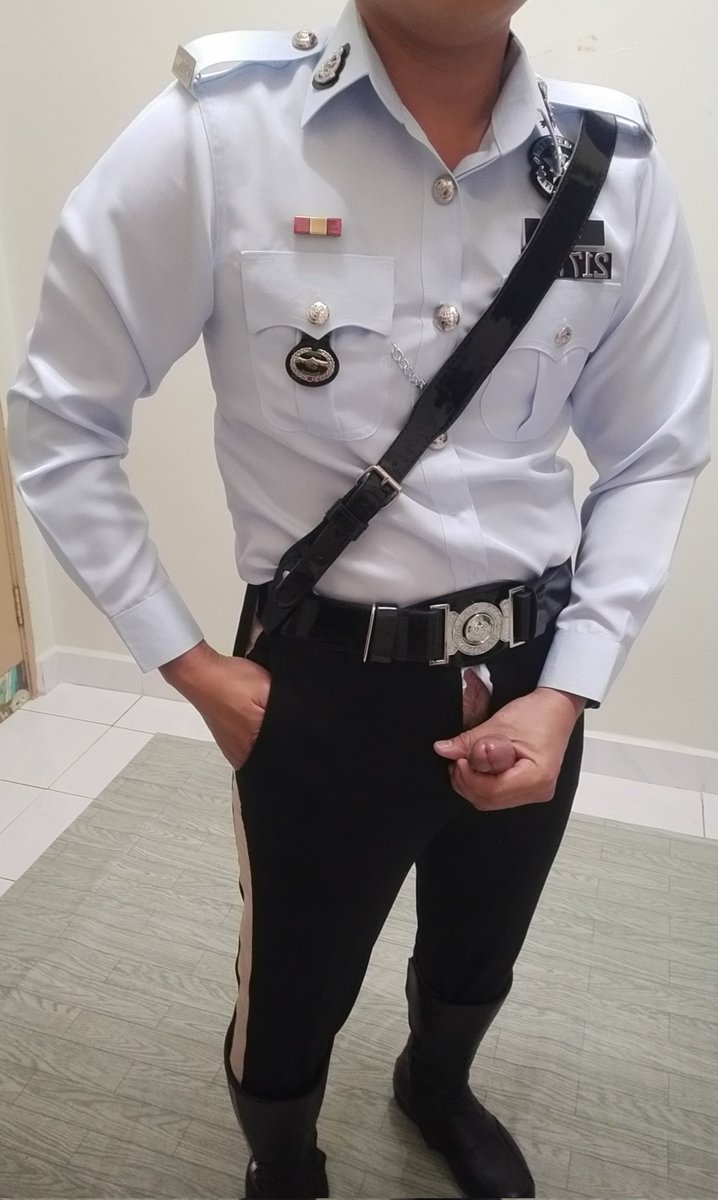 choeng1998's tweet photo. 👮 https://t.co/w0zwxmqWRJ