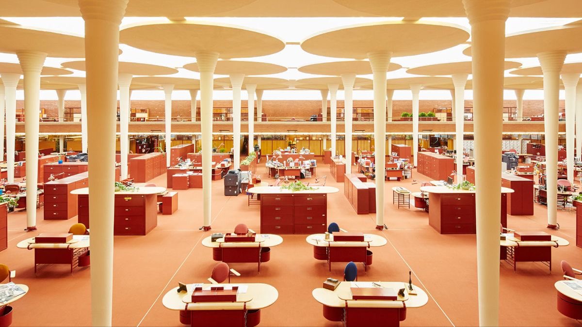 luusssso's tweet photo. The Johnson Wax Headquarters in Racine, Wisconsin by architect Frank Lloyd Wright

Imagine the tech industry building with this optimistic design again https://t.co/vse59pcCRb