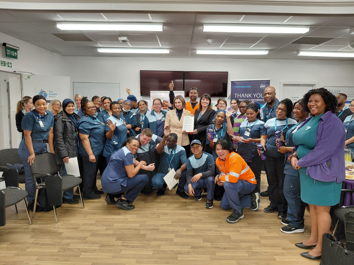UNISONEastern's tweet photo. 🎉🤝 Congratulations to @unisontheunion reps and members at Luton &amp; Dunstable Hospital on securing recognition with ISS.
This formally recognises UNISON and strengthens the voice of ISS staff, helping ensure they have representation and consultation on issues that matter to them. https://t.co/FrkRUcqqIt