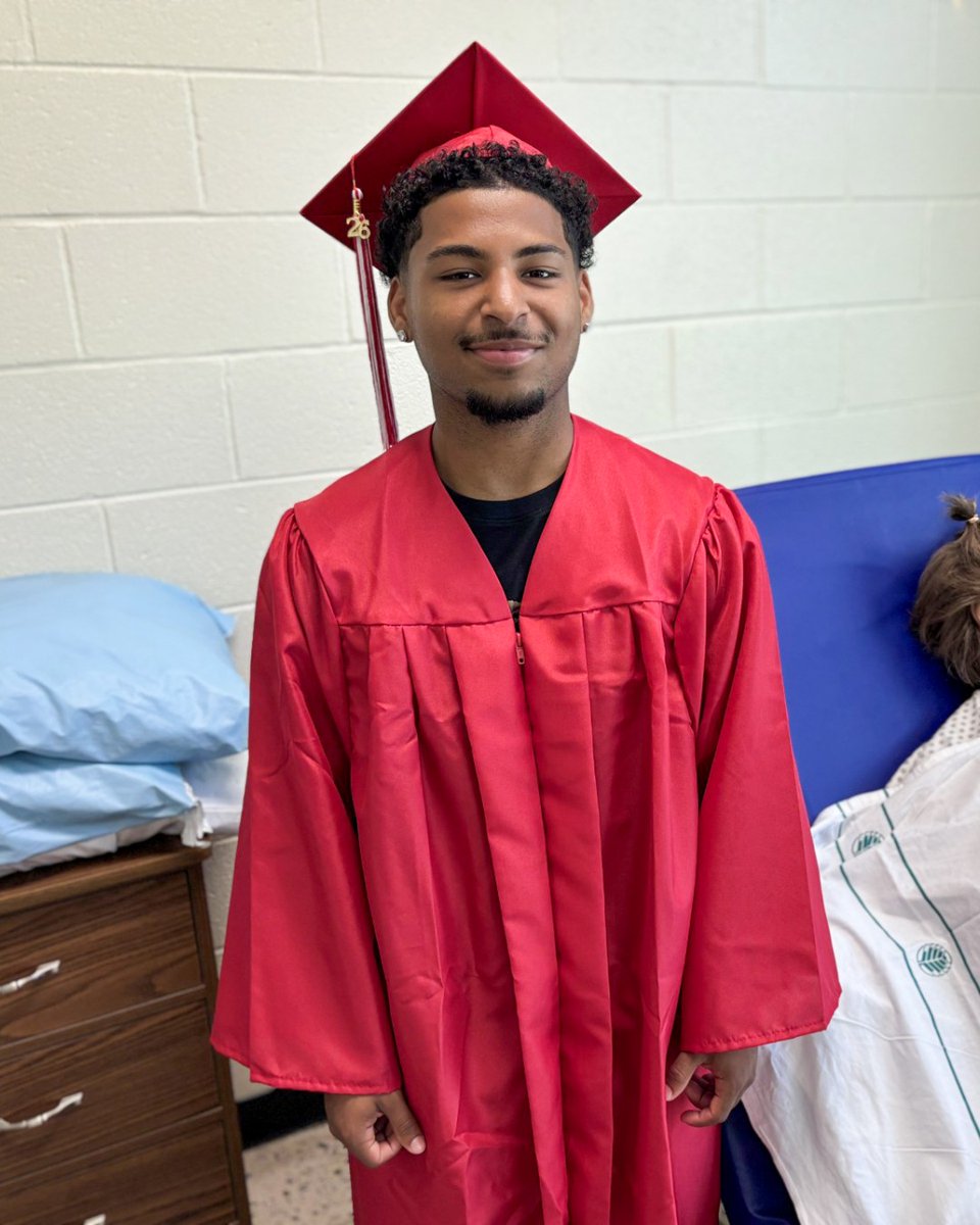 UCPSNC's tweet photo. #Classof2026: Injury inspires @MonroeHSNC senior Jalik Reyes to pursue physical therapy: https://t.co/xDoPGP0M8A @AGHoulihan @AtriumHealth https://t.co/WWgVQQ7VXM