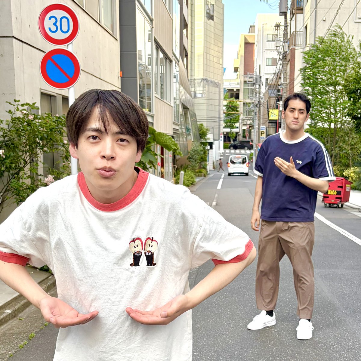 lavie_allright's tweet photo. 【📻#オーライパパ 第327回公開📻】
月曜22時、さすらいラビーのオーライパパ、配信開始です🎉

▼今回のトピック
単独ライブ／ダブルインパクト／新グッズ

第327回「汗かくんすよこの大会」

https://t.co/VaHwwCA49v

https://t.co/PP8MFveC0F

https://t.co/coWEgV1koM

https://t.co/bRRNM2co7r https://t.co/DkfFepNjfV