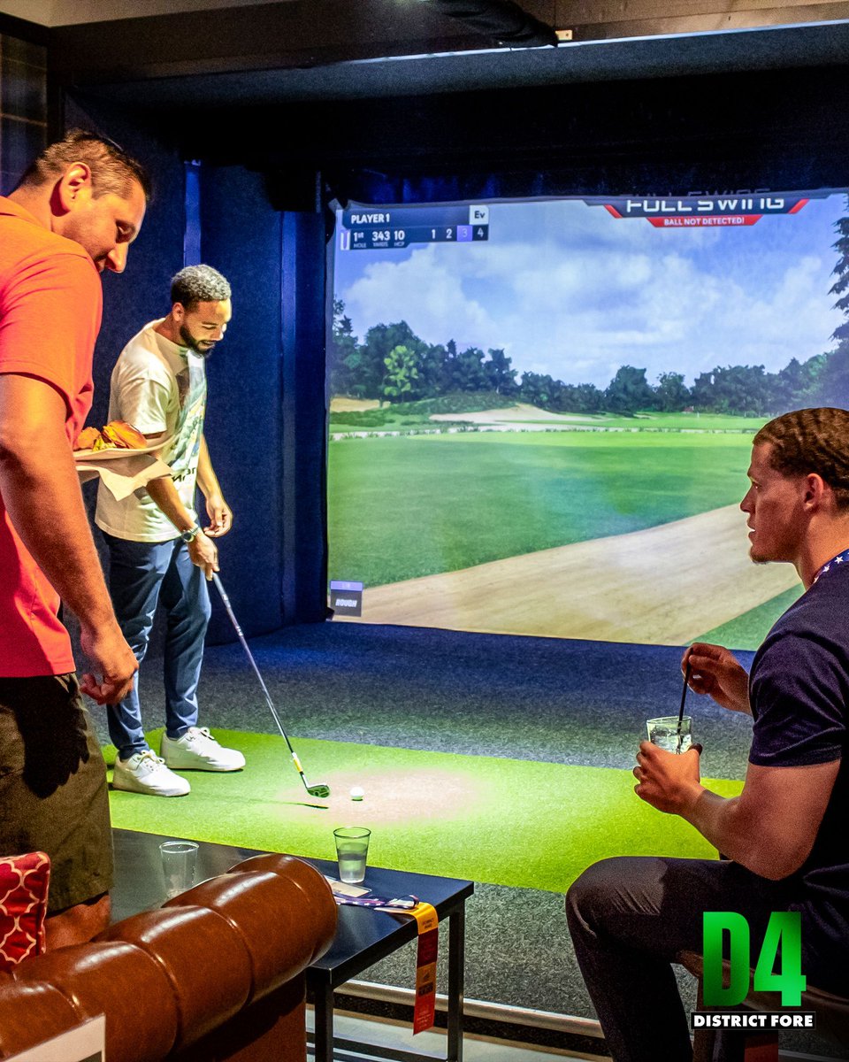 DistrictFore's tweet photo. Planning for @SummerfestTech? ☀

Rent our space for your #privateevents and team outings! Enjoy:
🍔 Daily #specials
🏀 #Sports on the big screen
🏌 Dart lanes and a golf simulator

Book now at D4:
🔗 https://t.co/2nETU0bCWl
📱 Text (414) 807-0032 (10+ people)
📍 233 E Chicago St https://t.co/wpkRyvUwVG