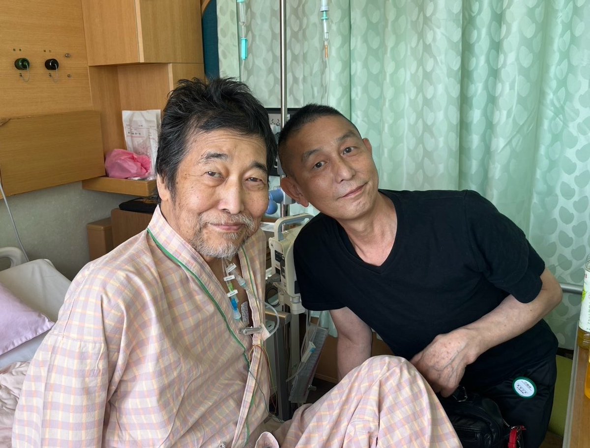 osamublack1's tweet photo. ひもろぎも入院、手術が決まり今日は十兵衛さんのお見舞いに行って来ました。死の淵から生還した十兵衛さんからパワーをもらい元気100倍です‼️ https://t.co/9KfxWmz8I2