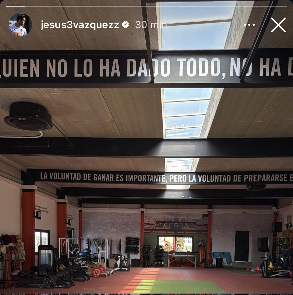 Out of Context Valencia C.F. tweet media