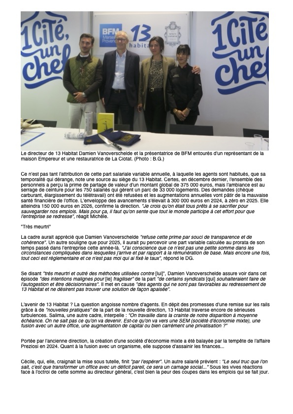 street_herve's tweet photo. C’est pas un fait divers, c’est un braquage en bande organisée, et ça se passe en plein jour sous les dorures de la République. Chez @13_Habitat , l'office HLM qui est censé loger les nôtres, les travailleurs, les familles qui comptent chaque centime, les mecs d'en haut se gavent sur la bête. On a un trou béant de 19 millions d'euros dans les caisses, un déficit historique, mais qu'est-ce qu'ils trouvent le moyen de faire ? Ils signent une petite "prime (de résultat?)" de 18 000 balles pour le nouveau directeur général, Damien Vanoverschelde. Dix-huit mille euros, pour un type en poste seulement depuis le 22 septembre 2025 ! C’est le casse du siècle, validé bien au chaud par Martine Vassal et le conseil d'administration. Ils appellent ça une "part variable légale", moi j'appelle ça un foutage de gueule monumental.
Pendant que ces intouchables s’en mettent plein les poches, sur le terrain, c'est la hess, la vraie. Demandez à Laurent, ce gardien en première ligne depuis deux décennies, qui se prend la détresse et la colère des locataires en pleine gueule tous les jours. Lui, on lui refuse des bons de travaux à 600 balles pour réparer une colonne d'eau qui pisse, ou 1 500 misérables euros pour remplacer une VMC collective. Résultat ? Les murs transpirent l'humidité, et les gens vivent avec la moisissure dans leur logement, faute d'argent. Y'a "pas d'argent" pour que les locataires vivent dignement, c'est ce qu'on leur crache au visage.
Mais attention, le racket ne s'arrête pas là. Pour jeter 40 000 euros par les fenêtres à @BFMTV , juste pour organiser un "concours de cuisine" et se refaire une image de marque, là, miracle, les billets pleuvent ! Le président Jean-Marc Perrin lâche les biftons sans trembler. Cécile, une assistante qui se crève la paillasse pour 1 820 pauvres euros nets par mois après vingt ans de maison, elle hallucine. Et nous avec. C’est l'arrogance des puissants qui pissent sur la misère des gens. Ces mafieux en col blanc saignent notre service public, méprisent les agents qui tiennent encore la baraque et s'assoient sur la dignité des locataires. Faut que la honte change de camp, faut que ces intouchables rendent l'oseille. Partagez, faites tourner, qu'ils assument leur hold-up !