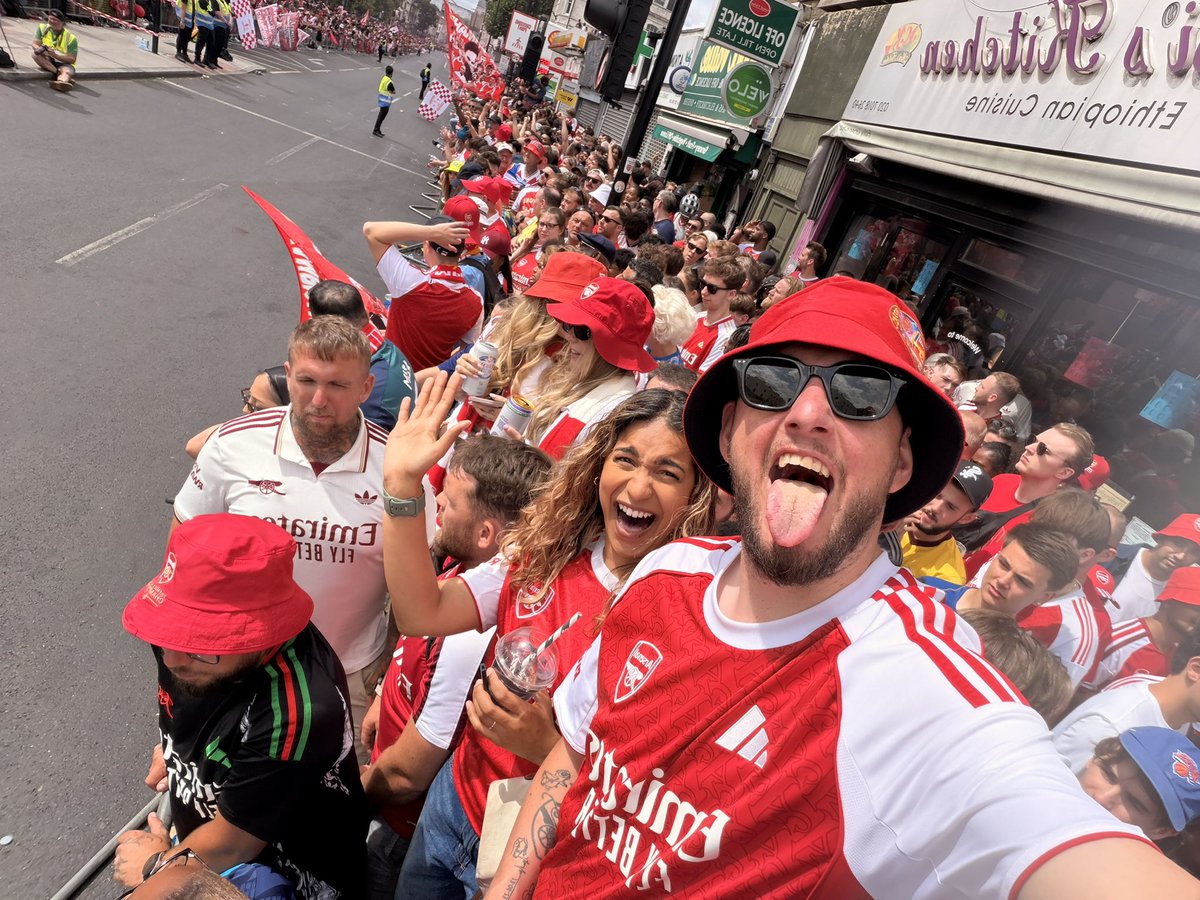 CraigTenny's tweet photo. My club my Family #Arsenal ❤️🤍❤️ https://t.co/9FrbwH1XH5