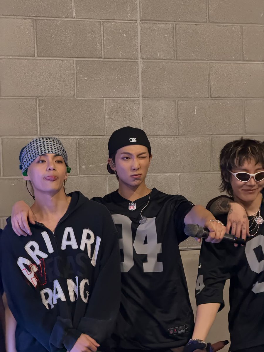 btschartsxdaily's tweet photo. #RM via Instagram Post (1)💜

“I love gengar”
https://t.co/RneKniKeB6 https://t.co/jyDRQUkhYU