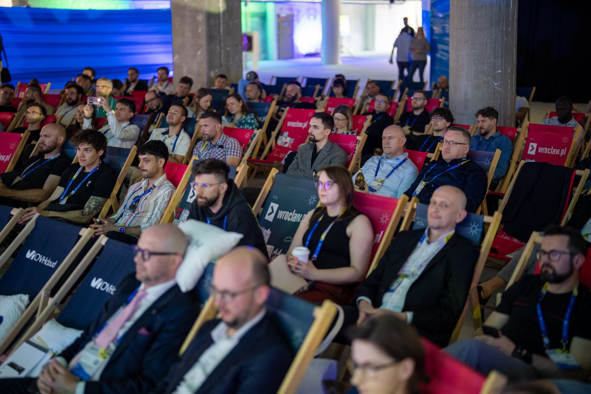 OVHcloud_PL's tweet photo. Zobaczcie, co działo się podczas drugiego dnia Evolutions - konferencja w "Ace of space" w Renomie!

https://t.co/pTRGRTeorO https://t.co/GKqTxqnCLi